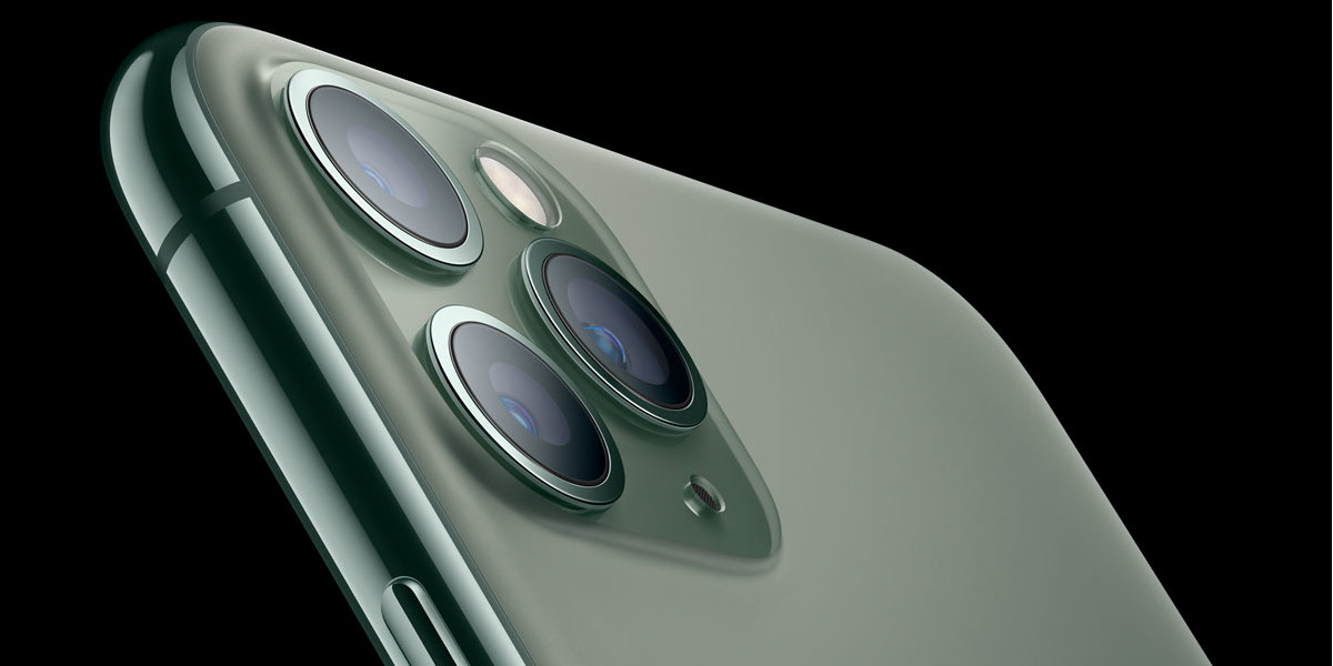 De tre linsene på baksiden av iPhone 11 Pro jobber tett sammen – et godt utgangspunkt enten du tar bilder eller 4K-videoer.