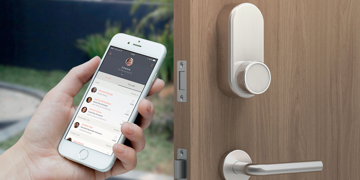 FULL KONTROLL: De svenske Glue Smart dørlåsene fungerer med app, bluetooth og WiFi.