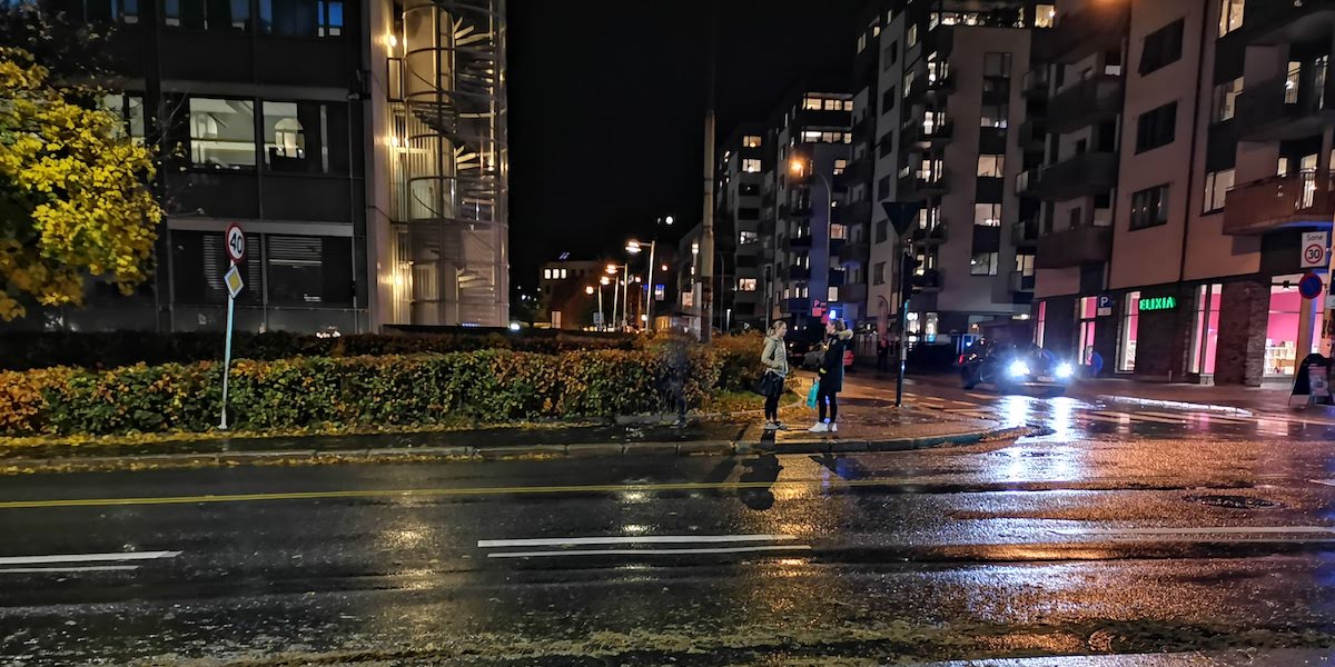 Bildet er tatt på Grünerløkka i Oslo, kl. 20.30 i midten av oktober.