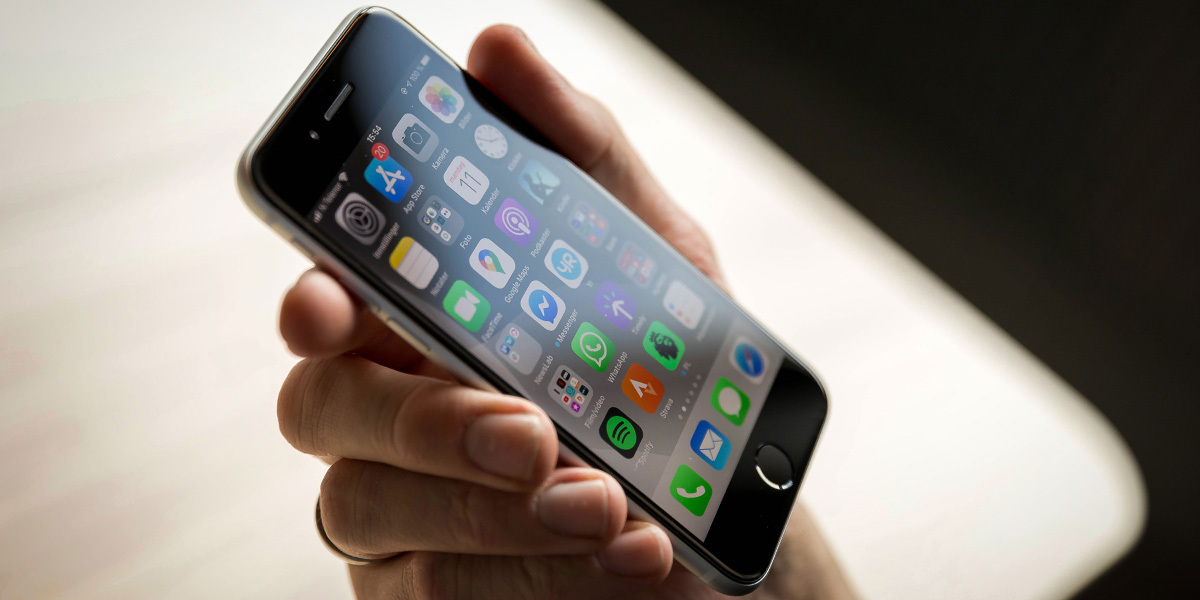 iPhone SE blant årets mest solgte mobiler i 2020
