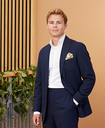 Petter Dines Olsen, advokat i Help.