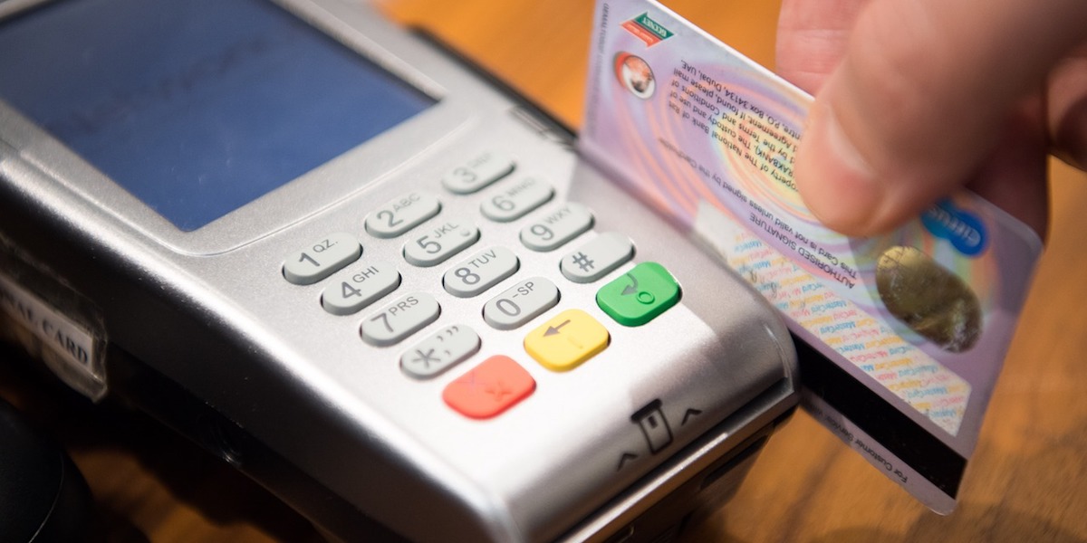 Bruk kredittkort når du handler i utlandet eller på nett.