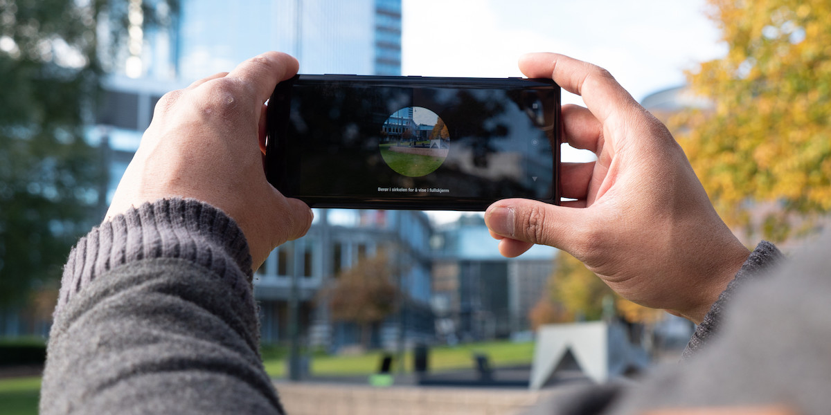 XZ3s «Smartstart» klargjør kamera når du holder opp mobilen i liggende retning, selv når skjermen er låst.