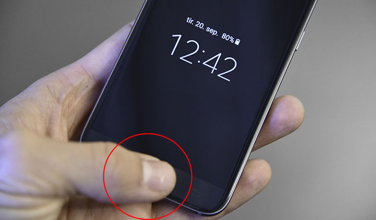 Slik kan du låse opp Samsung S7 med flere fingre